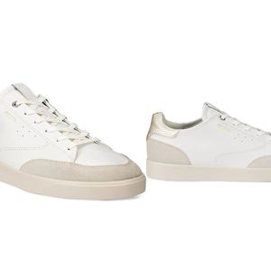 Women’s Ecco sneakers size 8 worn less than 5 times.